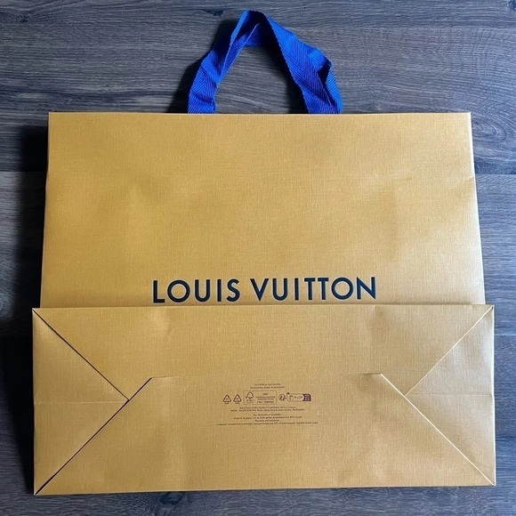 Louis Vuitton Paper Bag - Picture 3 of 4